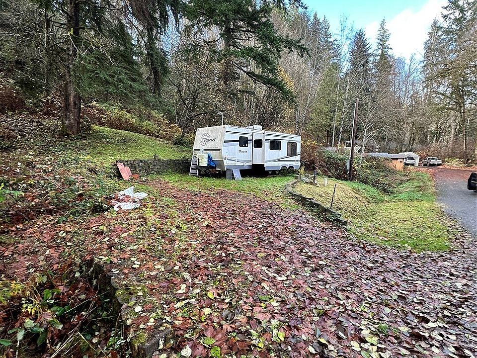 1st image of 121 NE Steelhead Drive N