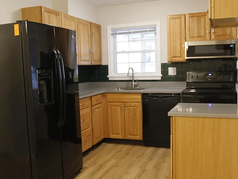 1 Lexington Ct — Photo 9