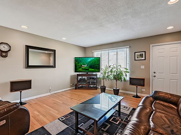 3rd image of 2853 Crabtree Ave