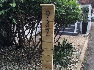 937 Lincoln Rd, Grosse Pointe, MI 48230