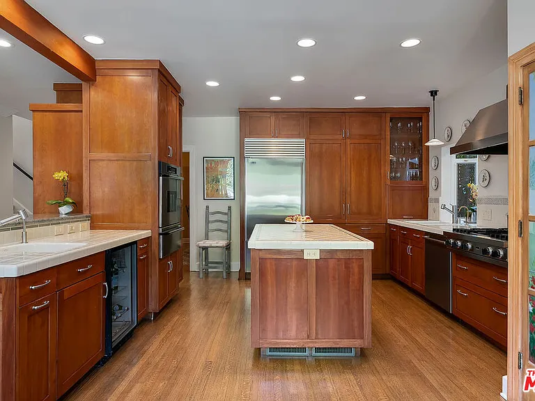 332 S Anita Ave — Photo 16