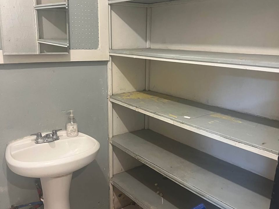 1st image of 3913 Frutas Ave