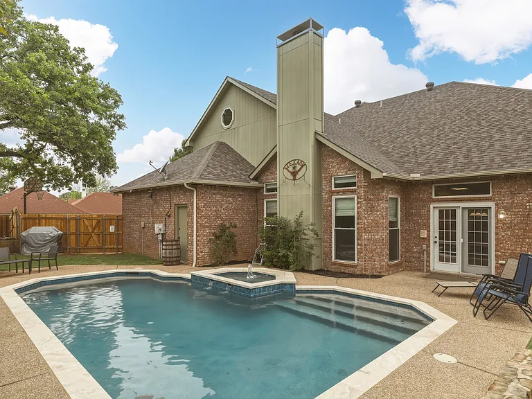 7612 Oak Knoll Dr — Photo 15