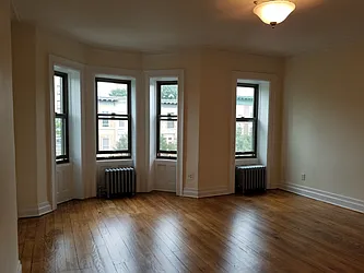 Rented by SubHut Realty USA, Inc.