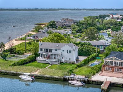 2 Bayside Ave, East Quogue, NY, 11942