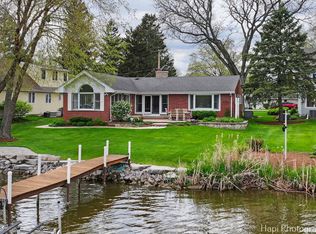 714 S Riverside Dr, McHenry, IL 60050