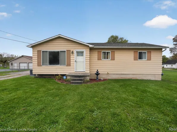 5154 N Center Rd, Flint, MI 48506