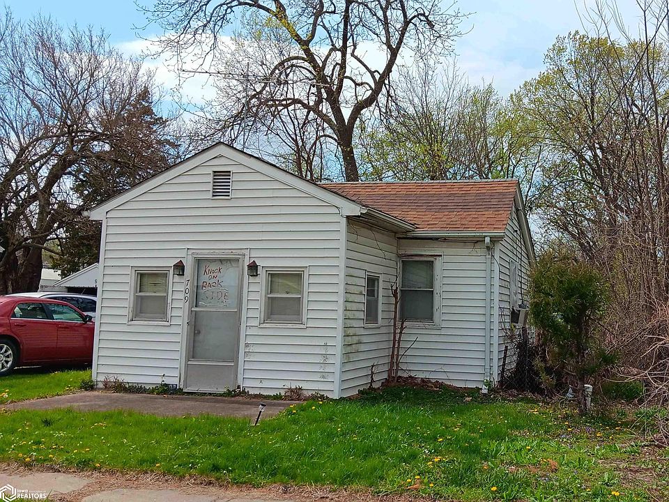 2nd image of 709 Morris St
