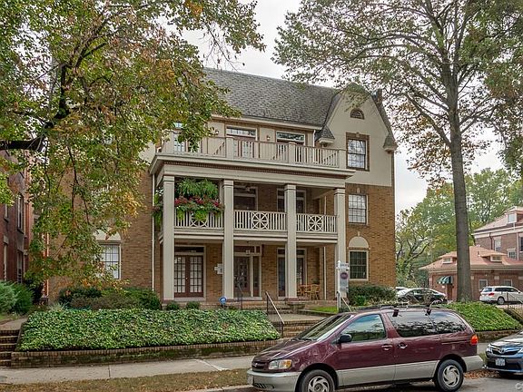 3rd image of 303 S Arthur Ashe Blvd APT 7