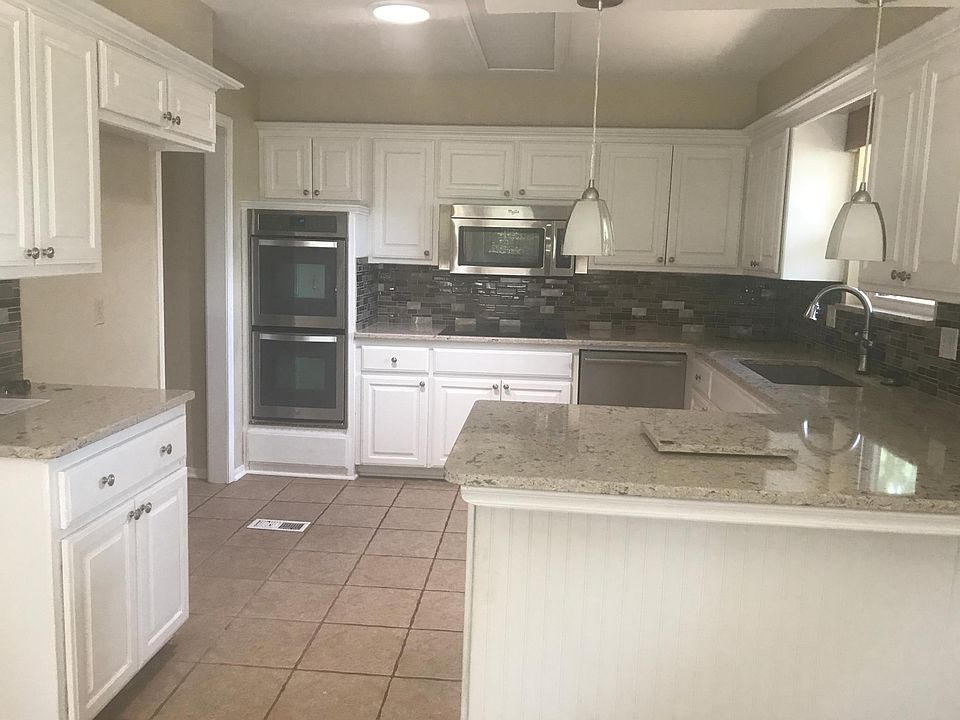 2nd image of 344 Travis Cir