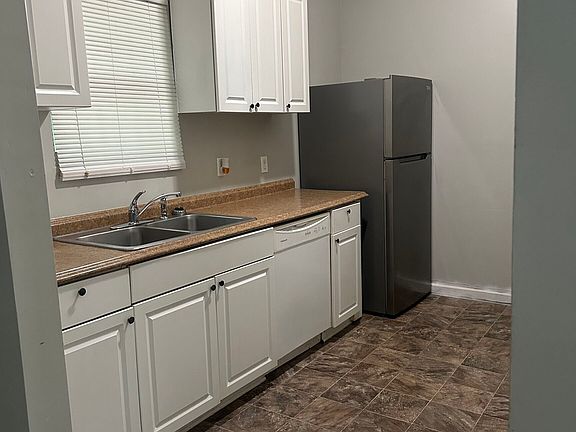 4th image of 3264 Brisbane Way