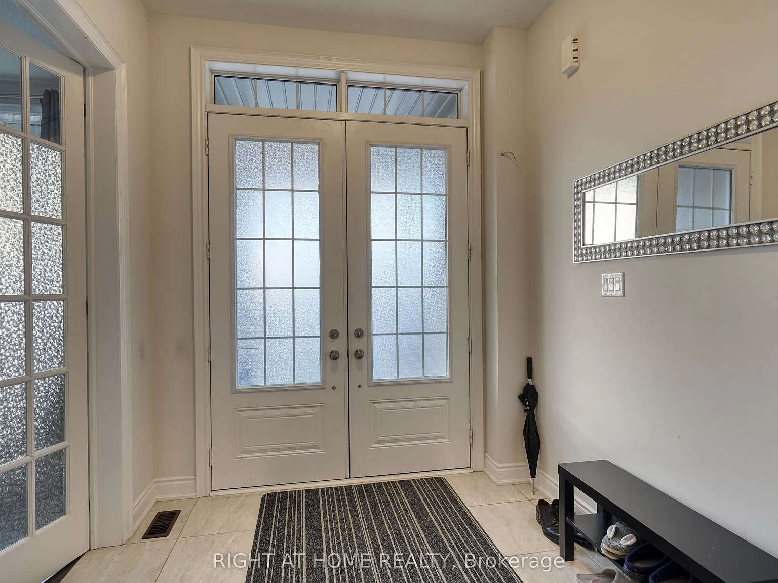 4 bed, $3,600 — Photo 2