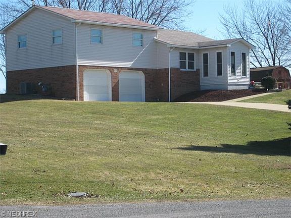 2nd image of 15250 Summit Dr