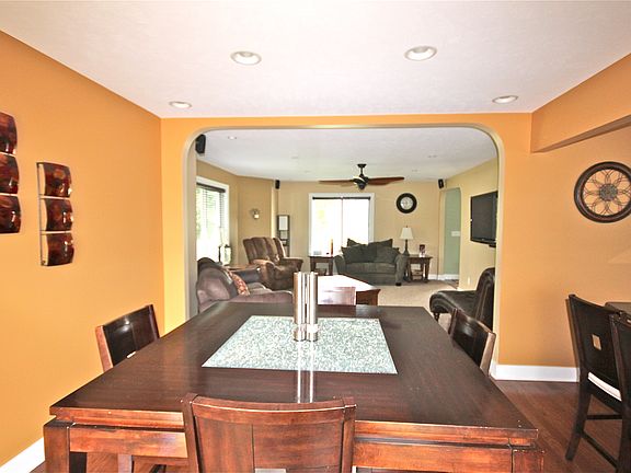 Dinning (main floor)