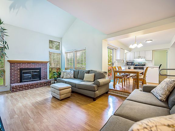 3rd image of 3081 Turnberry Ln