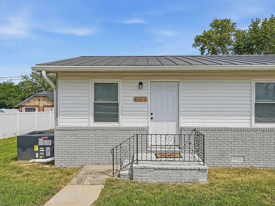 413 W Stevens St #1