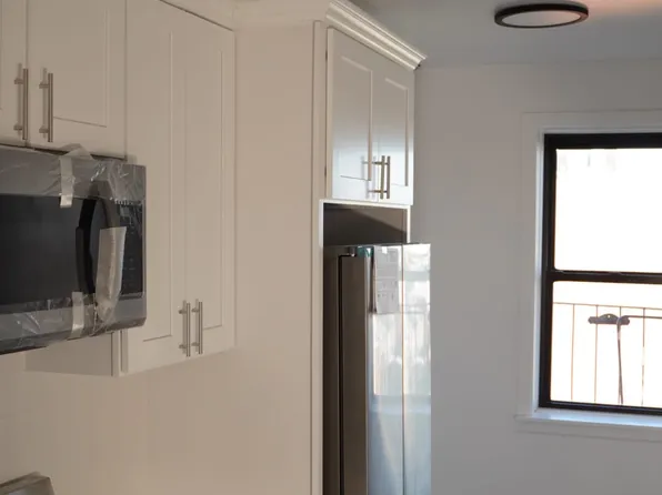 61-09 39th Avenue image 13 of 22