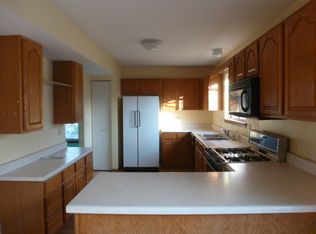 1337 Edington Ln, Mundelein, IL 60060