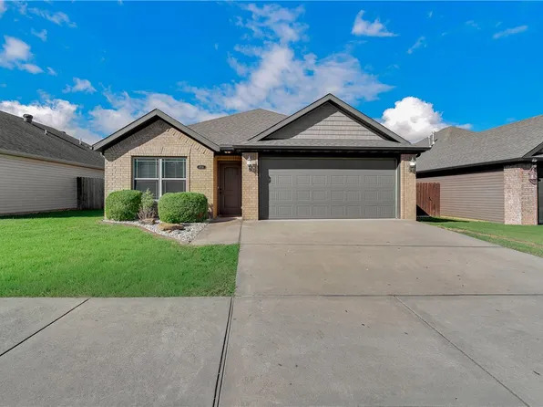 1714 S K Pl, Rogers, AR 72756