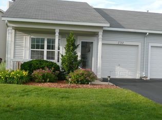 737 S Shannon Dr, Romeoville, IL 60446