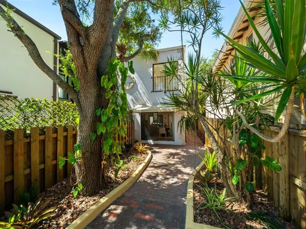 3145 Jackson Ave, Miami, FL 33133