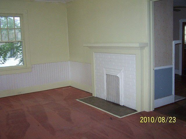 2nd image of 113 Newton St
