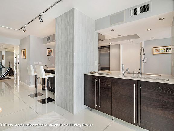 4th image of 400 N Flagler Dr APT 1504