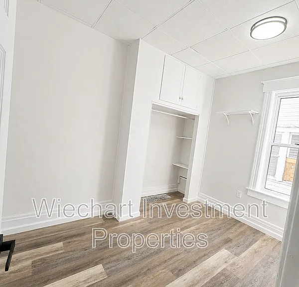 924 W Wayne St — Photo 7