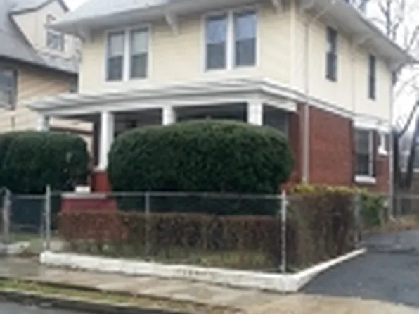 30-32 Voorhees St, Newark, NJ 07108