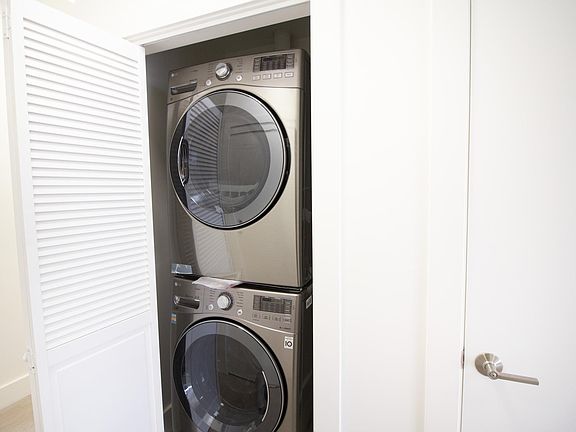 3rd image of 140 20th Ave APT 202