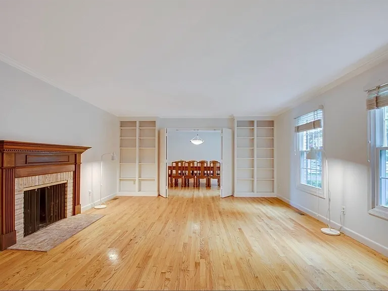 107 Farm St — Photo 8