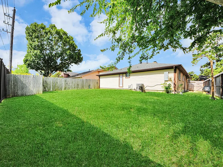 3935 Heathersage Dr — Photo 41