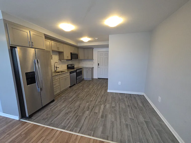 400 Kossuth Ave #2E — Photo 3
