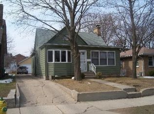 614 Judge Ave, Waukegan, IL 60085