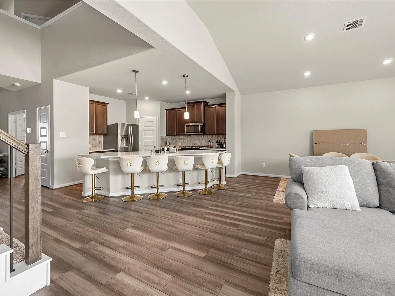 4 bed, 3.5 bath, 2526 sqft, $2,750 — Photo 3