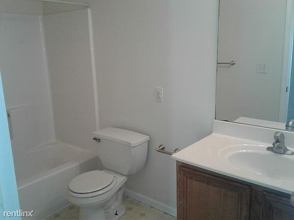 5th image of 4413 Oakview Dr