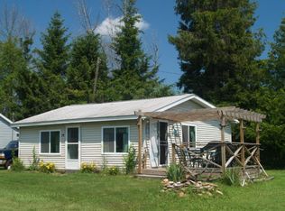 1699 S Lakeshore Rd CABIN 14, Harbor Beach, MI 48441