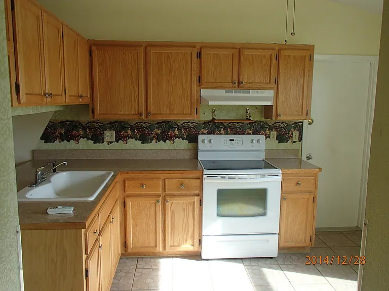 13455 White Plains St — Photo 2