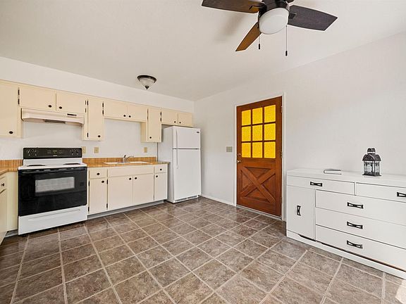 4th image of 25498 Meadow Dr