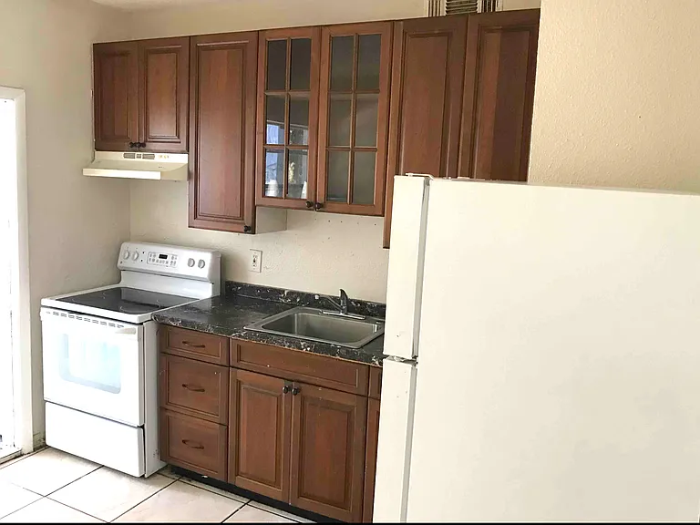 1664 NE 146th St #1664 — Photo 3