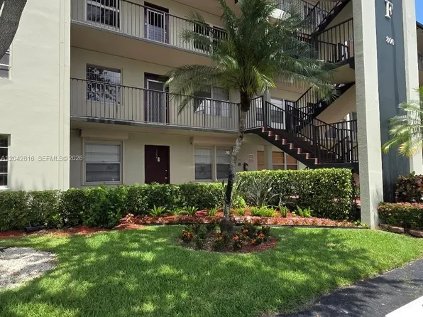 800 SW 131st Ave APT 301F, Pembroke Pines, FL 33027
