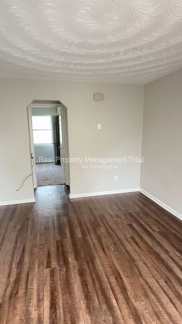 Building Photo - 6255 Alexander St #17