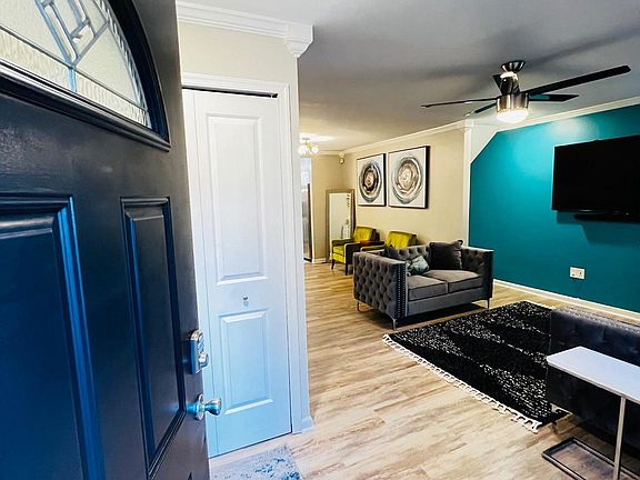 3rd image of 3833 Lansdale Ct #82