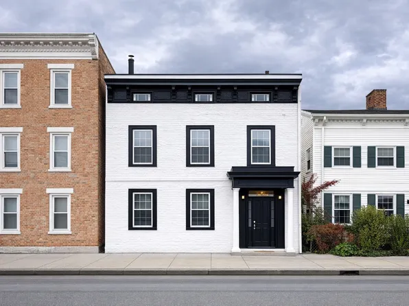 208 Warren St, Hudson, NY