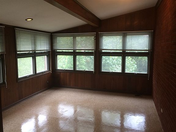 2nd image of 204 Morning Glory Ave