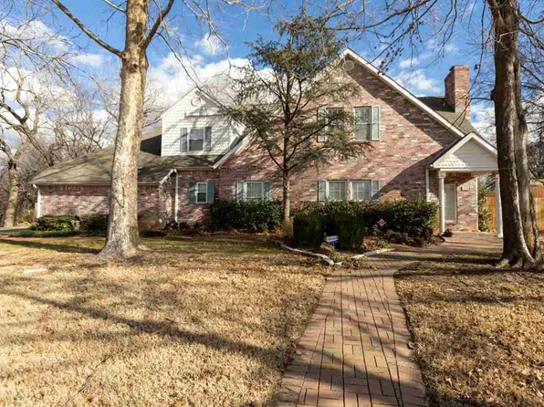 1114 S B St, Blackwell, OK 74631