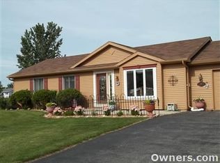 109 Fence Line Ave, Iron Ridge, WI 53035