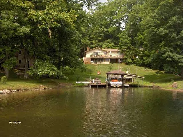 1799 White Oak Ln photo 1
