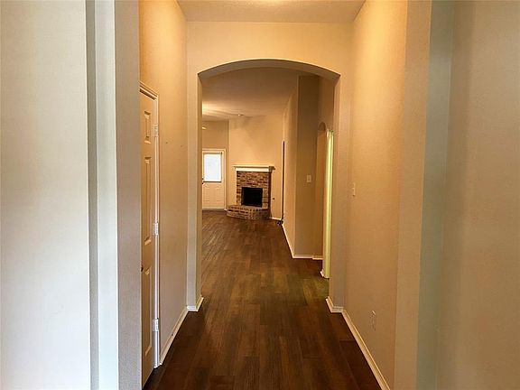 3rd image of 4901 Escambia Ter