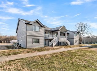 1402 Tailrace Dr, Moncks Corner, SC 29461